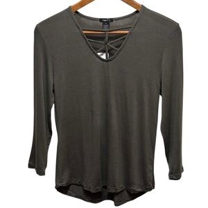 Rue21 Women’s 3/4 Sleeve Strappy V-Neck Top